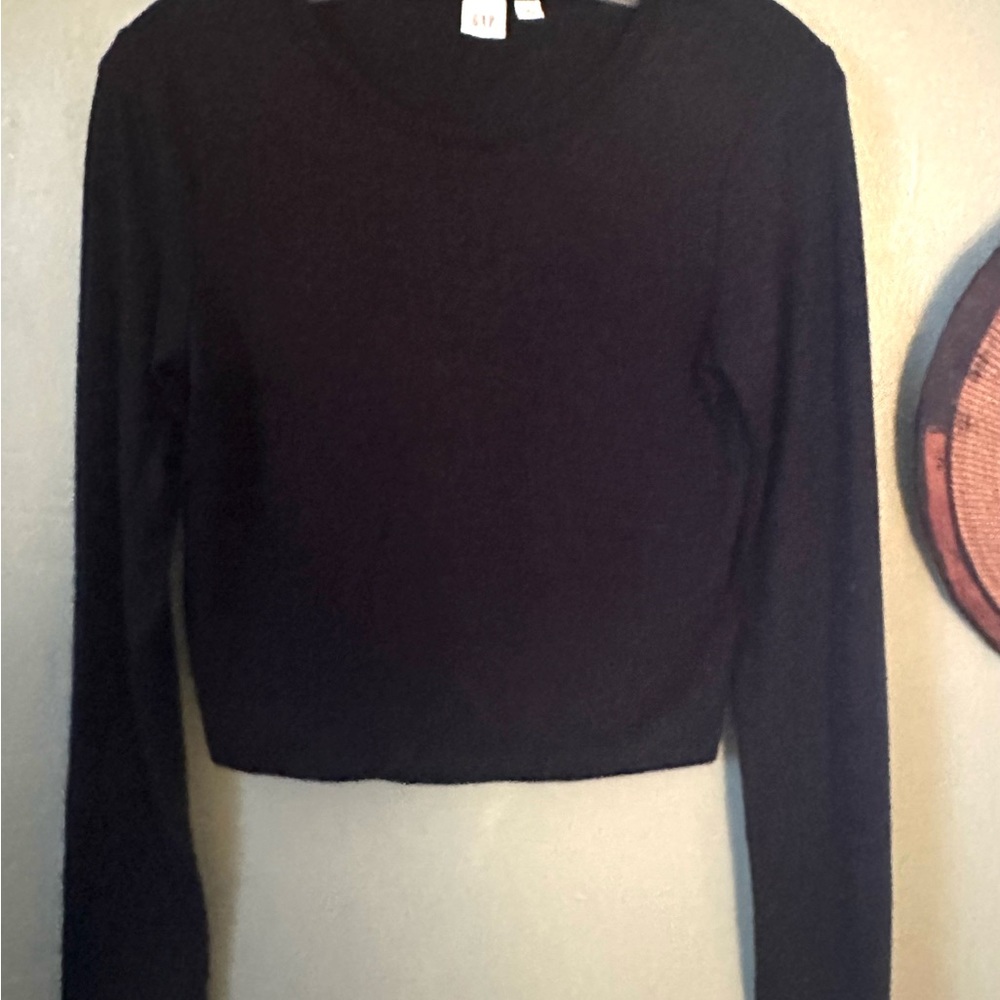 Gap long sleeve cropped fitted top